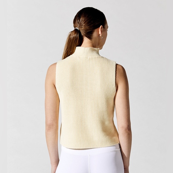 525 Sleeveless Half Zip Top in Butter color Size M. NWT - Picture 4 of 8